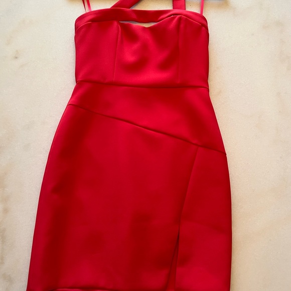 Short, body hugging red dress! - Picture 2 of 3